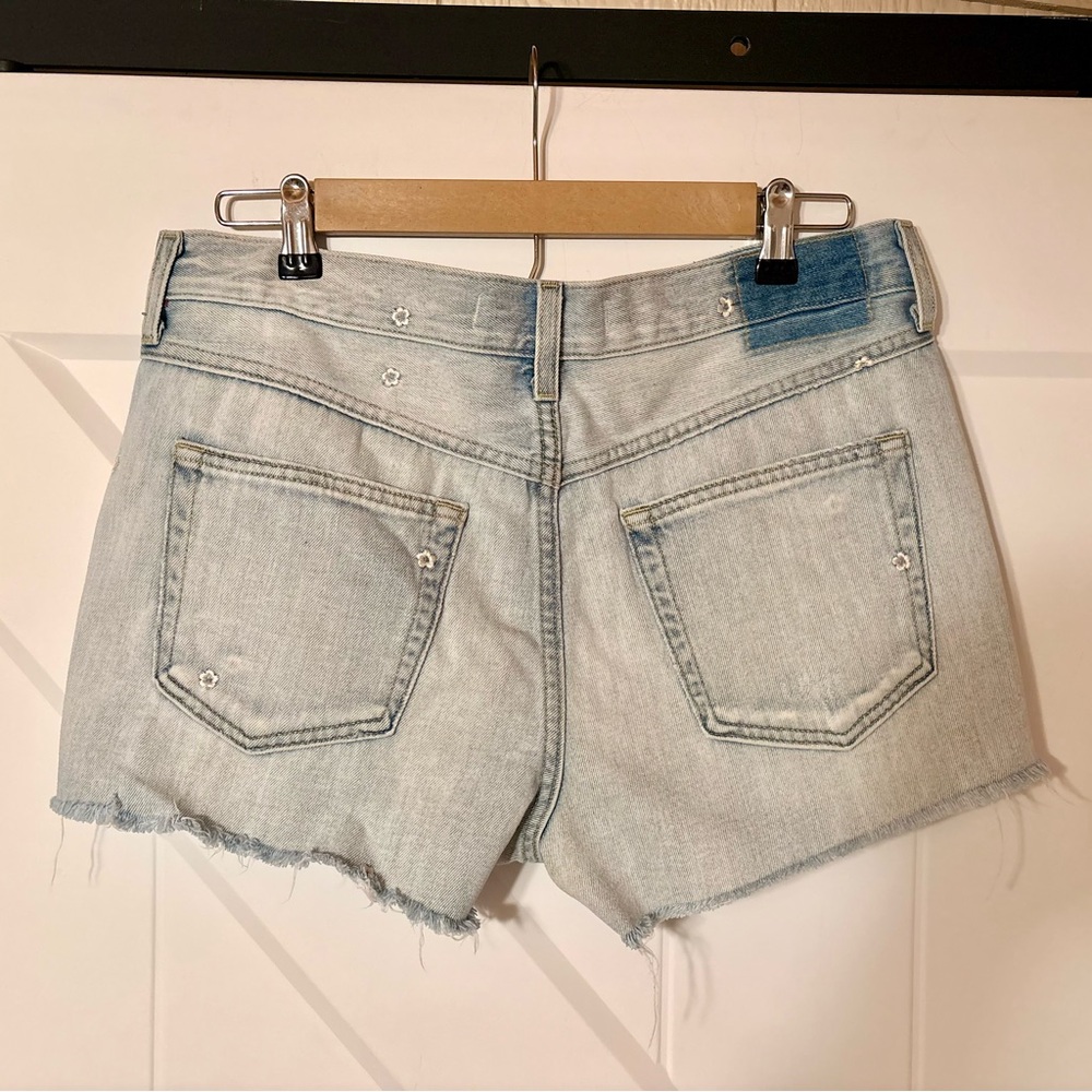 AMO Babe Denim Shorts Size 29 33”Waist Light Wash Floral Embroidered Raw Hem - Picture 4 of 7